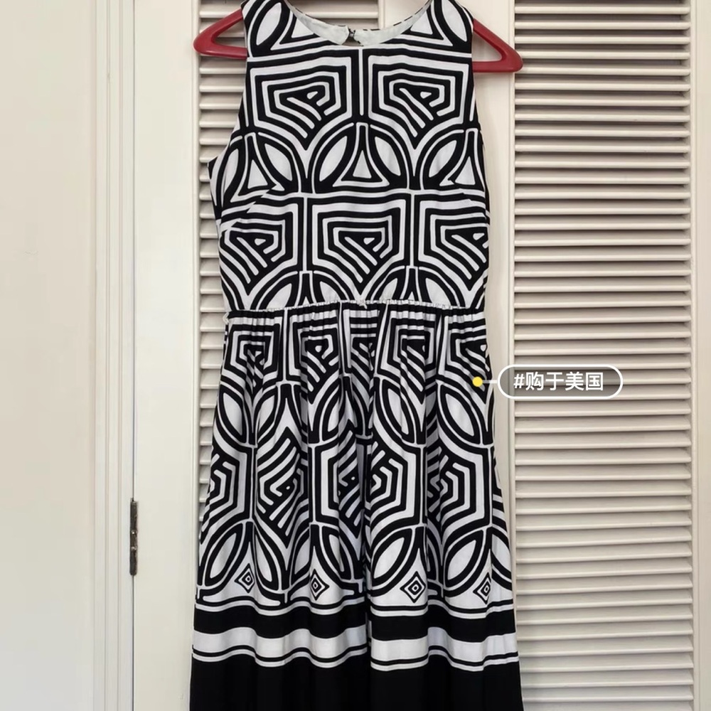 Chic Black and White Patterned Midi Dress